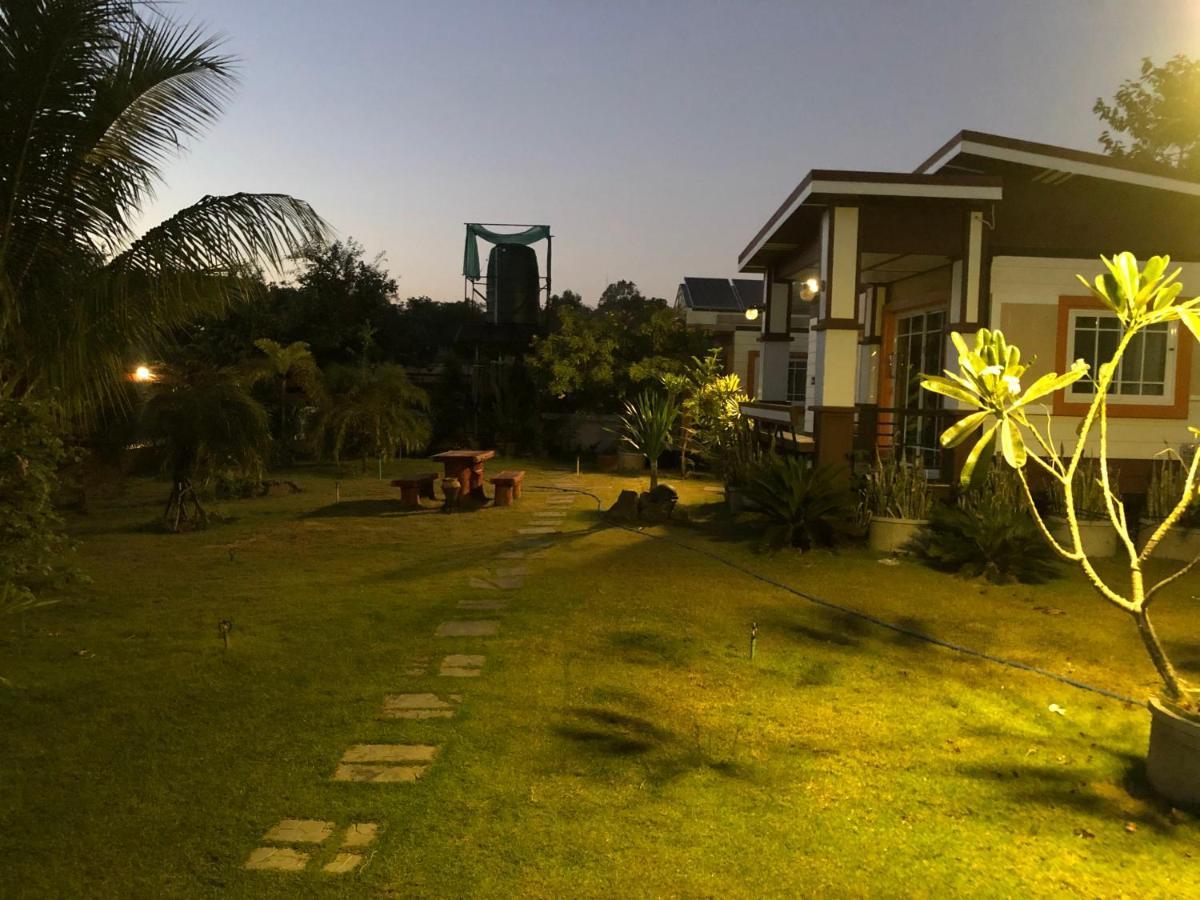 มุกดาสวรรค์ รีสอร์ท - Mukda Sawan Resort Mukdahan Extérieur photo